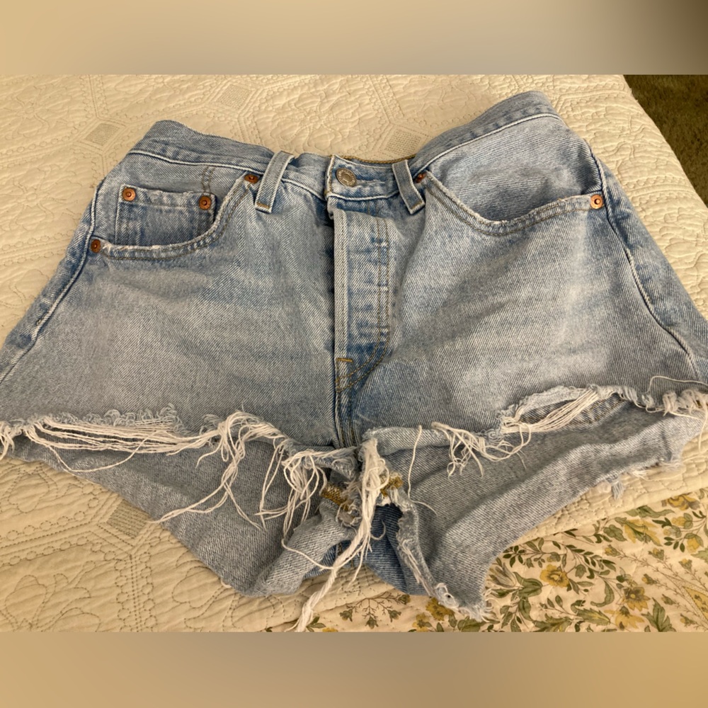 Levi's Women's 501 Original Shorts Distressed Button Up Fringe Size 27